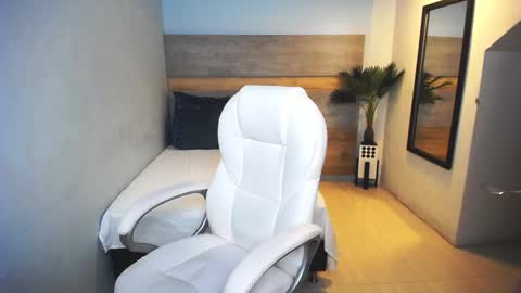 Liseth Fox online show from 12-27-24, 12:45