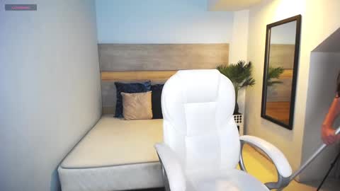 Liseth Fox online show from 02-05-25, 01:37