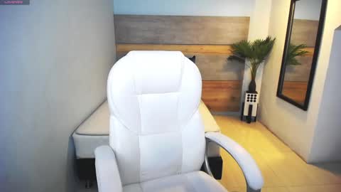 Liseth Fox online show from 03-11-25, 08:31