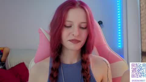 Snapshot of lisiasweet chatting on 06-22-26, 02:25 Lika online show from 06-22-26, 02:25