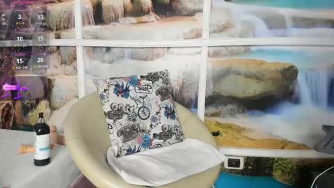 Snapshot of lissa_brown_ chatting on 02-20-25, 05:55 Lissa online show from 02-20-25, 05:55