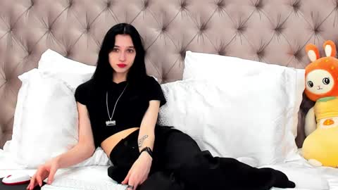 Snapshot of lissaallison chatting on 03-08-25, 04:12 LissaAllison online show from 03-08-25, 04:12