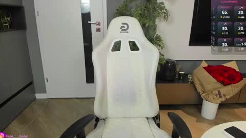 Snapshot of lissababe11 chatting on 12-15-24, 05:53 Alexa online show from 12-15-24, 05:53