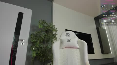 Snapshot of lissababe11 chatting on 01-07-25, 08:52 Alexa online show from 01-07-25, 08:52