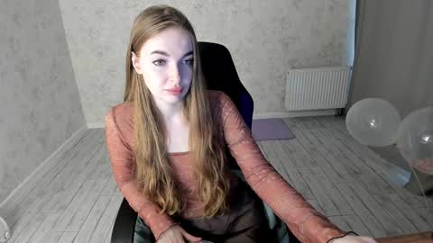 Snapshot of lissacain chatting on 02-06-25, 09:43 Lissa online show from 02-06-25, 09:43