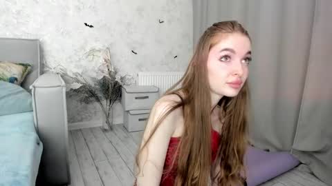 Snapshot of lissacain chatting on 10-23-25, 04:39 Lissa online show from 10-23-25, 04:39