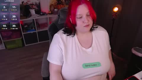 Snapshot of lissamuff chatting on 02-26-25, 03:08 Lissa online show from 02-26-25, 03:08