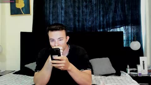 Snapshot of lissandthor chatting on 11-19-25, 01:22 Natalia and alejandro online show from 11-19-25, 01:22