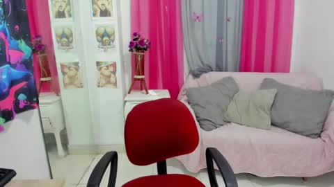 Snapshot of lissavillalobos chatting on 06-04-26, 10:05 lissa online show from 06-04-26, 10:05