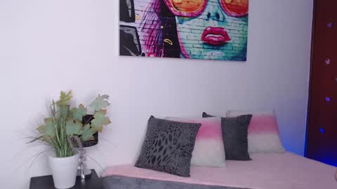 Snapshot of lissbrown chatting on 01-18-25, 03:38 Liss Brown online show from 01-18-25, 03:38