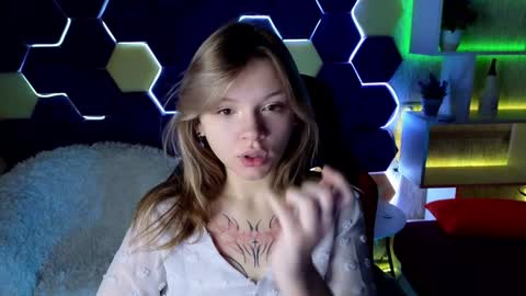 Snapshot of litabrom chatting on 12-29-24, 01:13 Lena online show from 12-29-24, 01:13