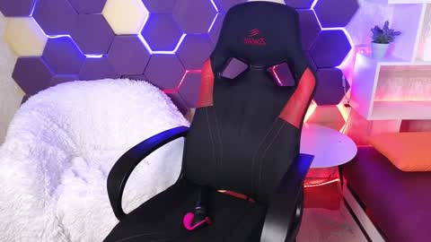 Snapshot of litabrom chatting on 01-16-25, 04:28 Lena online show from 01-16-25, 04:28