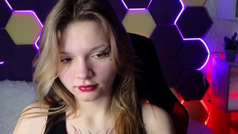 Snapshot of litabrom chatting on 01-21-25, 04:10 Lena online show from 01-21-25, 04:10