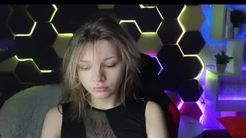 Snapshot of litabrom chatting on 02-03-25, 01:09 Lena online show from 02-03-25, 01:09