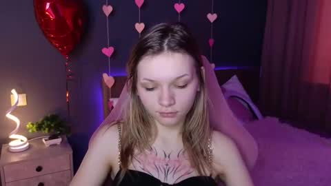 Snapshot of litabrom chatting on 02-18-25, 04:37 Lena online show from 02-18-25, 04:37