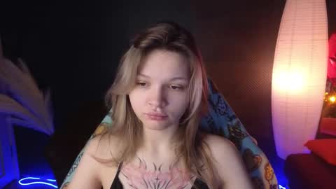 Snapshot of litabrom chatting on 03-09-25, 01:04 Lena online show from 03-09-25, 01:04