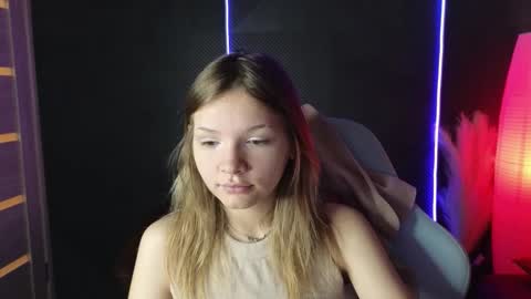 Snapshot of litabrom chatting on 09-20-25, 02:12 Lena online show from 09-20-25, 02:12