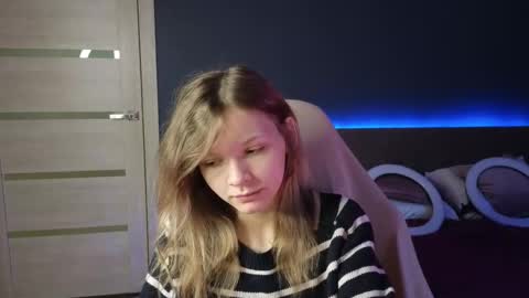 Snapshot of litabrom chatting on 10-14-25, 01:50 Lena online show from 10-14-25, 01:50