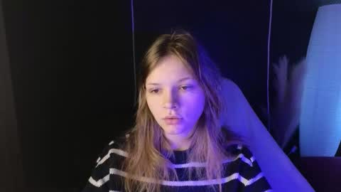 Snapshot of litabrom chatting on 10-15-25, 07:52 Lena online show from 10-15-25, 07:52