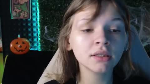 Snapshot of litabrom chatting on 10-21-25, 02:01 Lena online show from 10-21-25, 02:01