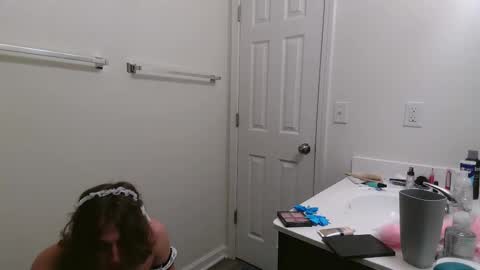 Snapshot of literalpeaches chatting on 11-15-25, 09:06 Peaches online show from 11-15-25, 09:06