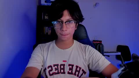 Snapshot of literateboy chatting on 07-06-26, 01:35 Literateboy online show from 07-06-26, 01:35
