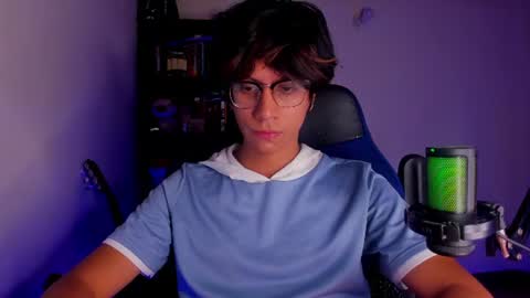 Snapshot of literateboy chatting on 07-18-26, 01:43 Literateboy online show from 07-18-26, 01:43