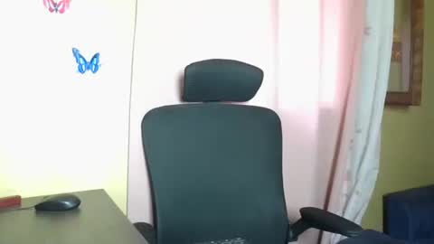 Snapshot of litlecarene chatting on 12-05-25, 12:47 litlecarene online show from 12-05-25, 12:47