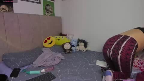 Snapshot of little__ammy chatting on 07-18-26, 02:27 little__ammy online show from 07-18-26, 02:27