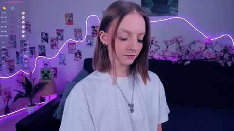 Snapshot of little__caprice chatting on 11-26-25, 07:42 Bella online show from 11-26-25, 07:42