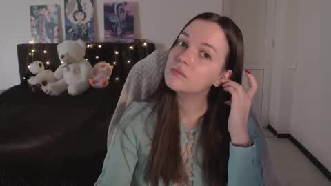 Snapshot of little__flowers chatting on 10-23-25, 08:02 little__flowers online show from 10-23-25, 08:02