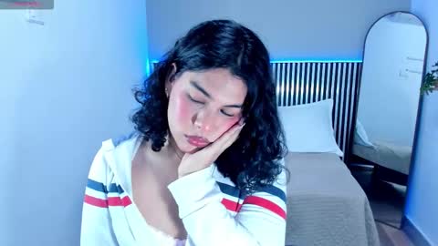 Snapshot of little_alli chatting on 10-17-25, 12:47 L I T T L E A L L I online show from 10-17-25, 12:47