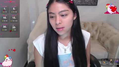 Snapshot of little_angelina_v chatting on 12-15-25, 08:13 Hi Stream 800am to 200pm online show from 12-15-25, 08:13