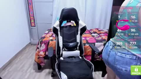 Snapshot of little_angely chatting on 03-09-25, 05:06 Angely online show from 03-09-25, 05:06