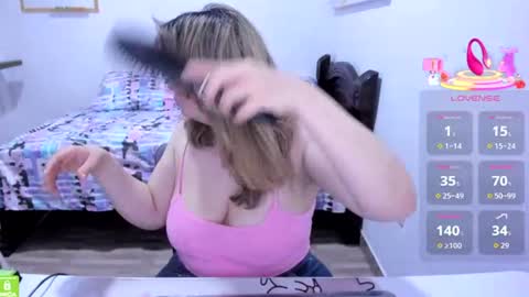 Snapshot of little_angely chatting on 06-29-26, 11:38 Angely online show from 06-29-26, 11:38