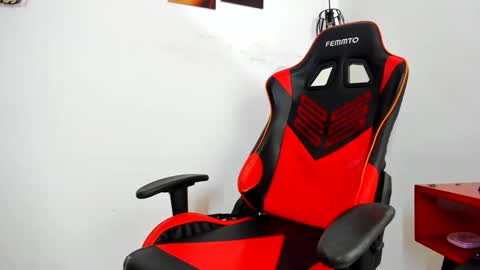 Snapshot of little_aphrodite2 chatting on 11-13-25, 04:22 Aliciaparaisss online show from 11-13-25, 04:22