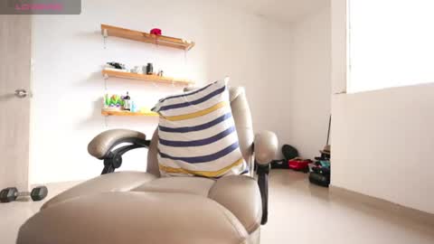 Snapshot of little_bear00 chatting on 06-15-26, 01:02 Little bear - give my room a like thanks. online show from 06-15-26, 01:02