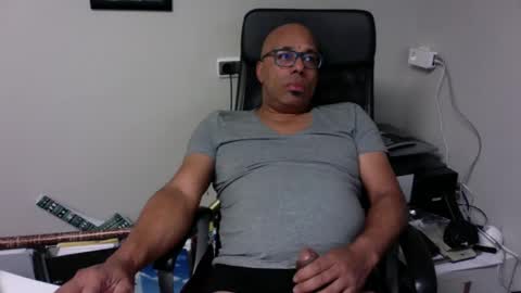 Snapshot of little_buddha chatting on 01-01-25, 08:26 Pure Black Power online show from 01-01-25, 08:26