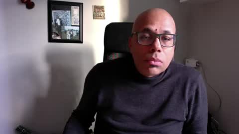 Snapshot of little_buddha chatting on 01-06-25, 02:36 Pure Black Power online show from 01-06-25, 02:36