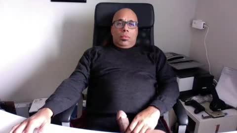 Snapshot of little_buddha chatting on 02-13-25, 09:09 Pure Black Power online show from 02-13-25, 09:09