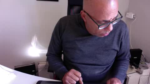 Snapshot of little_buddha chatting on 11-06-25, 09:54 Pure Black Power online show from 11-06-25, 09:54