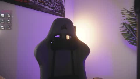 Snapshot of little_eli chatting on 02-20-26, 07:14 Help me reach 100 likes online show from 02-20-26, 07:14