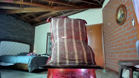 Snapshot of little_izzi chatting on 01-10-25, 10:36 Izzi online show from 01-10-25, 10:36