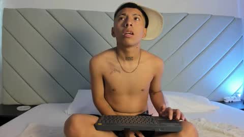 little_kris1 online show from 10-28-25, 12:41