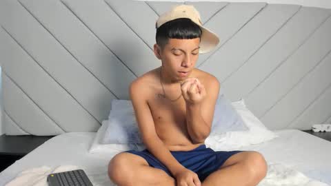 little_kris1 online show from 11-11-25, 12:38