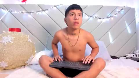 little_kris1 online show from 12-01-25, 12:43