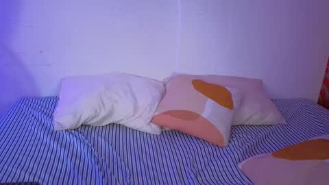 Snapshot of little_lilith_apple chatting on 10-05-25, 12:20 little_lilith_apple online show from 10-05-25, 12:20