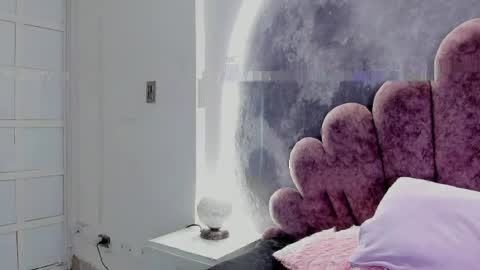 little_melanie online show from 04-18-26, 07:58