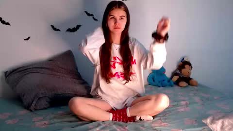 Snapshot of little_owlx chatting on 10-13-25, 11:05 Alice.. online show from 10-13-25, 11:05