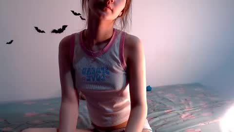 Snapshot of little_owlx chatting on 10-14-25, 10:21 Alice.. online show from 10-14-25, 10:21